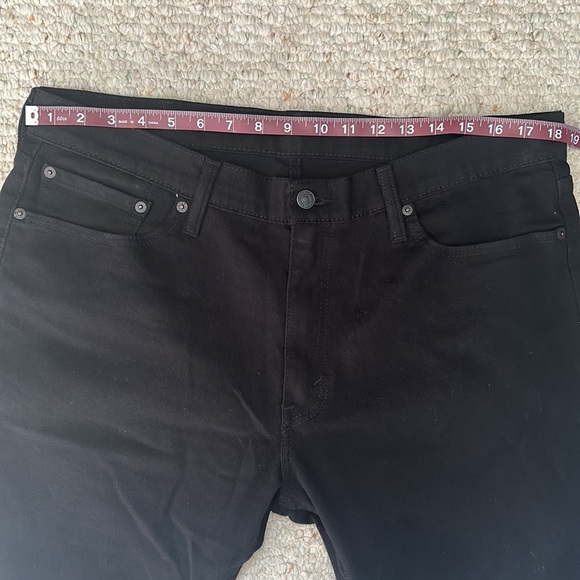 Black Levi’s 504 Jeans - Picture 2 of 8